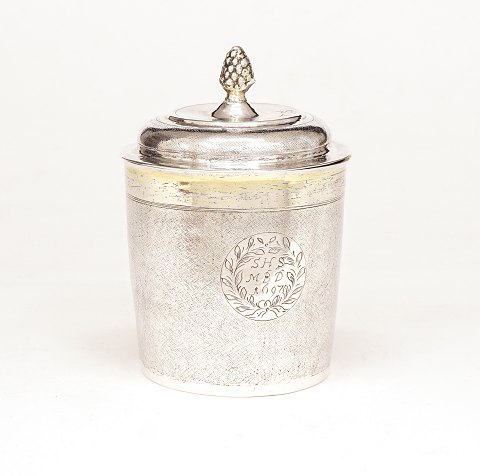 A Norwegian Baroque Silver beaker, partly gild. 
Made by Mouritz Arnholtz/Arenholdt, Larvik, 
Norway, Before 1688-Before 1715. H: 11,1cm. W: 
184gr