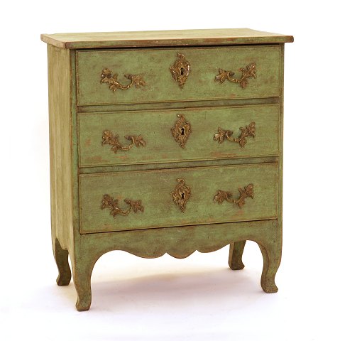 A Rococo chest of drawers, green decorated. Sweden 
circa 1760. H: 80cm. Plate: 70x41cm