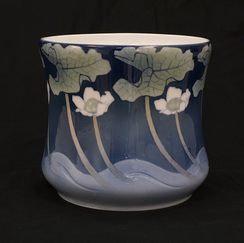 Anna Smidth for Royal Copenhagen: A unique vase 
with flowers. #6543. H: 21cm. D: 21cm