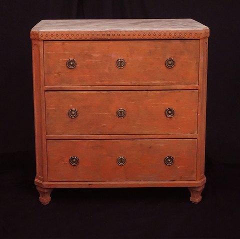 Red decorated Gustavian style chest of drawers. 
Sweden circa 1880. H: 85cm. Top: 46x79cm