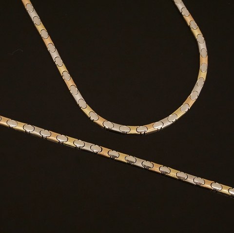 Satz von Collier und Armband aus 14kt Gold. L 
Halskette: 44,5cm. L Armband: 20cm