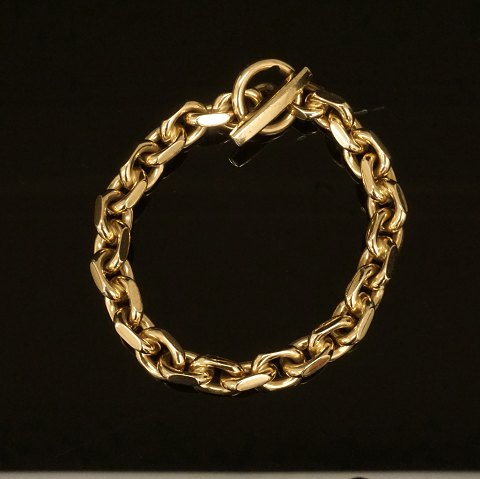 Sehr kräftiger Anker Armband aus 14kt Gold. L: 
22cm. G: 84,3gr