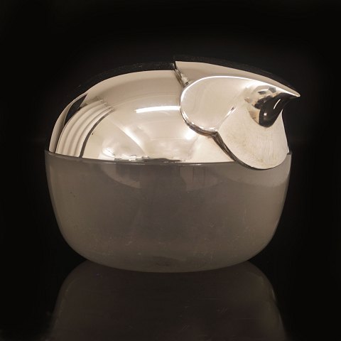 Allan Scharff for Georg Jensen glass and 
sterlingsilver bonbonniere. Designed 1994. Georg 
Jensen #1336. H: 8cm