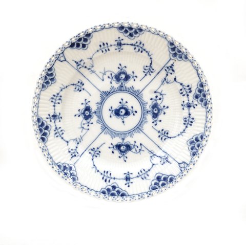 Royal Copenhagen blue fluted full lace plate. 
#1086. D: 19,5cm