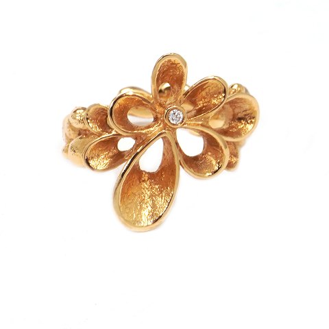 14kt gold Per Borup, Denmark, Violina ring with a 
daimond of circa 0,02ct. Ringsize 56-57