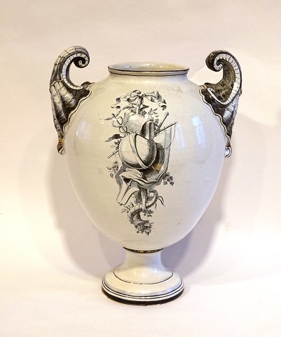 Stor vase, in sepia dekoration. Marieberg
