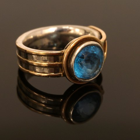 Ring mit Topas, 14kt Gold und Silber. Ringgr. 57