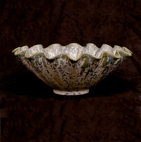 Arne Bang keramik skål med hvælvet kant. #186. Signeret. H: 9cm. D: 23,5cm