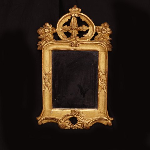 Lille forgyldt Louis XVI spejl. Danmark ca. år 1780. 55x34cm