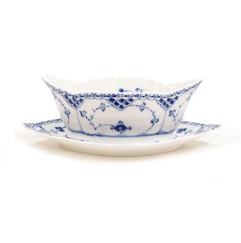 Royal Copenhagen: Sauciere, Zwiebelmusster. 
#1/587. L: 26cm