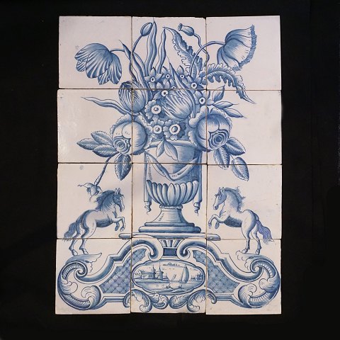 Blådekoreret flisetableau med i alt 12 fliser. Harlingen, Holland ca. år 1790. Mål: 52x39cm