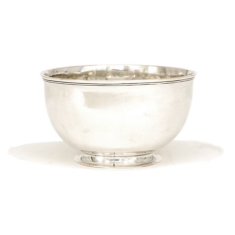 Andreas Holm, København, 1771-1812: Kraftig 
spølkum i sølv. Dateret 1810. H: 8,4cm. V: 362,8gr