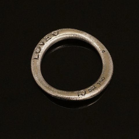 Charlotte Lynggaard, Kopenhagen, "Love Ring" aus 
18kt Weissgold. Ringgr. 52