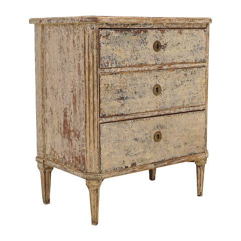 Original decorated late 18th century Gustavian 
commode. Sweden circa 1780. H: 84cm. W: 74cm. D: 
44cm