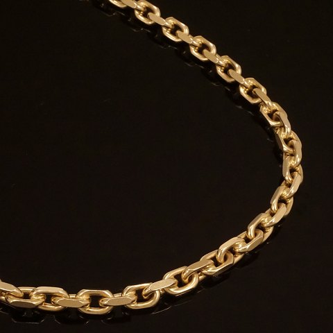 An 14kt gold anchor necklace. 1,2x0,7cm. W: 160,3gr. L: 71cm