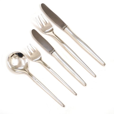 Tulip Sterlingsilver cutlery for 6 persons by A. 
Michelsen, Copenhagen, Denmark. (35)