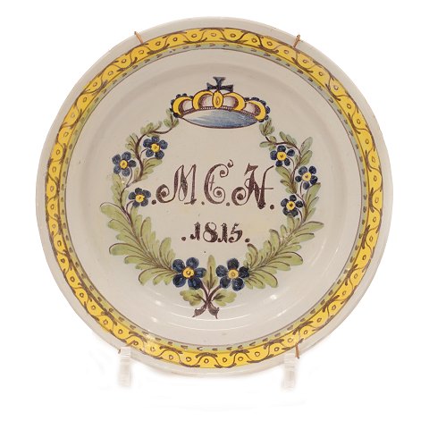 Signeret Kellinghusen tallerken med kronet mongram. Dateret 1813. D: 22cm