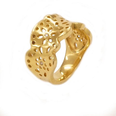 Ole Lynggaard 18kt Blonde / Lace Goldring mit vier 
Diamanten. Ringgr. 55