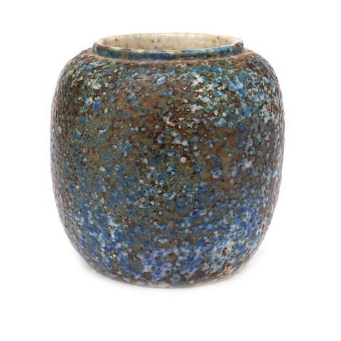Bode Willumsen stoneware vase 1939. Signed. H: 9cm