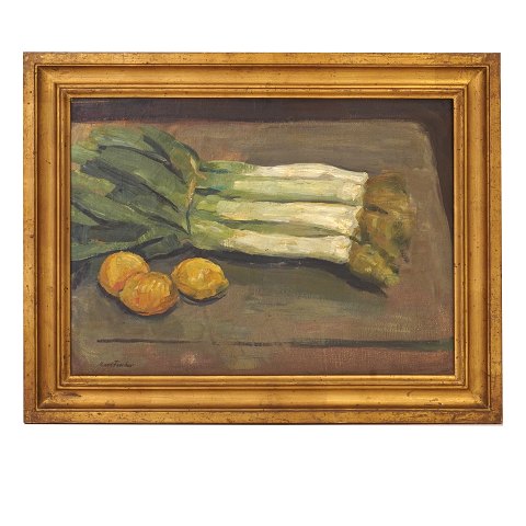 Carl Fischer, 1887-1962, oil on canvas. Stillife 
with lemons and leeks. Signed. Visible size: 
43x59cm. With frame: 57x73cm
