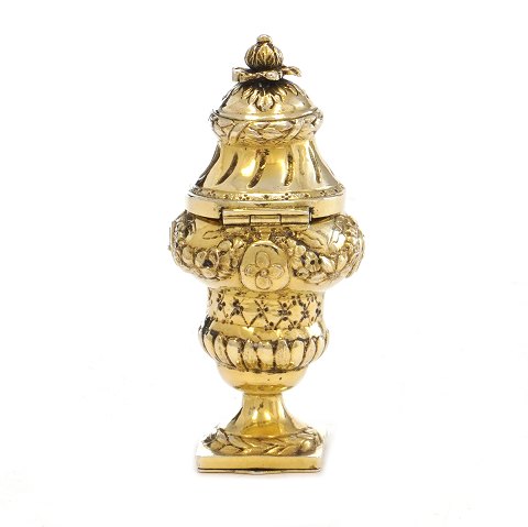 Riechdose aus Silber vom Meister Christian Nielsen 
Lindbach, 1767-1815, København. H: 7,6cm