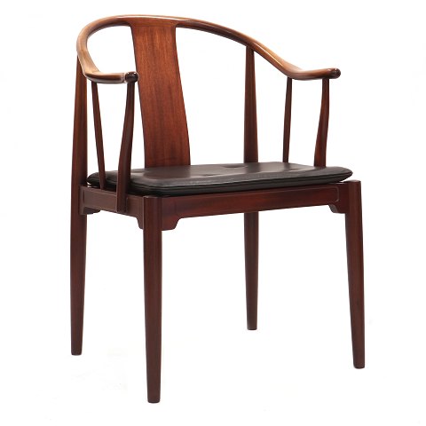 Hans J. Wegner, 1914-2007, "China" Armstuhl aus Mahagoni hergestellt von Fritz Hansen im Jahre 1990