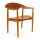 Ejnar Larsen & Aksel Bender Madsen: "Metropolitan Chair" i teak.Design fra 1949.Produceret i 1950erne af Fritz Hansen og med mærke herfra.Under sæde original label med betegnelen "4201 teak"