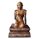 Sjælden stor forgyldt bronzefigur forestillende Mae Phosop (Mae Khwan Khao), 
risgudinde, Thailand. Bangkok første halvdel af 1800-tallet, rattanakosin. H: 
106cm. B: 62cm. D: 65cm