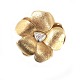 Charlotte Lynggaard for Ole Lynggaard: Stor blomsterlås i 14kt guld med to brillantslebne diamanter. I alt ca. 0,1ct. D: 22mm