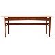 Dänischer Tischlermeister Schreibtisch aus Teak mit zwei Schubladen. H: 73cm. Platte: 75x180cm