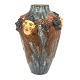 Stor Höganäs vase i keramik med nissefigurer modelleret i relief. Stemplet. H: 30cm