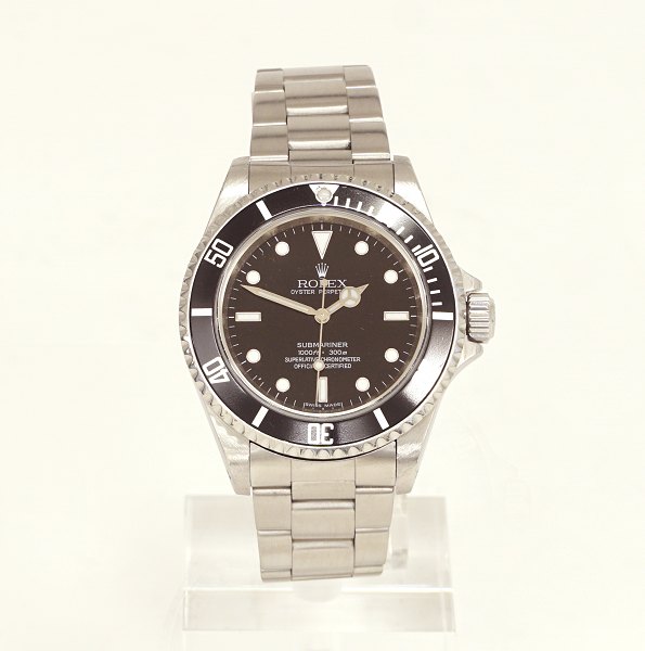 Rolex Submariner Ref. 14060 M. Verkauft von Klarlund Kopenhagen August 2009. D: 
40mm. Wird mit Box und Zertifikat geliefert