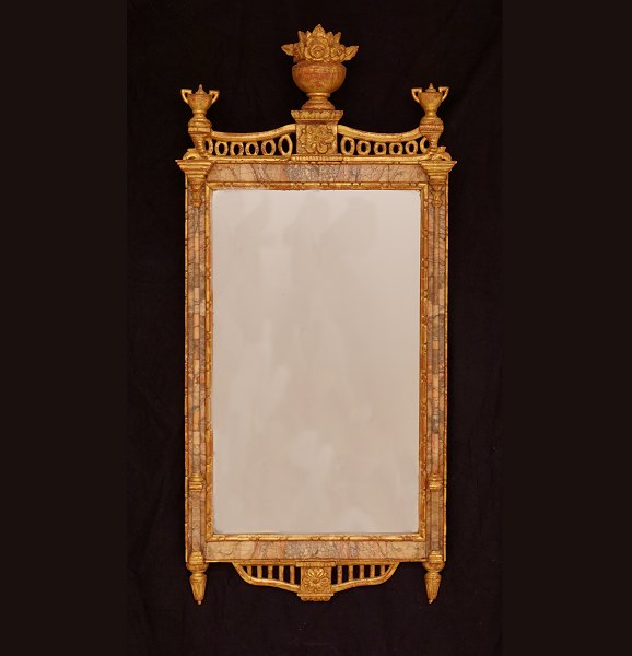 18th Century Altona mirror with Bilbao marble. Circa 1780. Size: 91x43cm