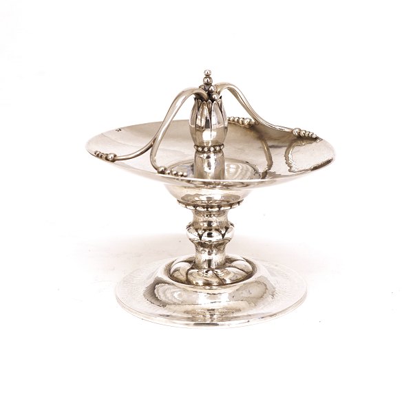 Georg Jensen: Small Blossom silver tray. 1915-27. H: 10,7cm. Tray: 12,5x10cm. W: 
210gr