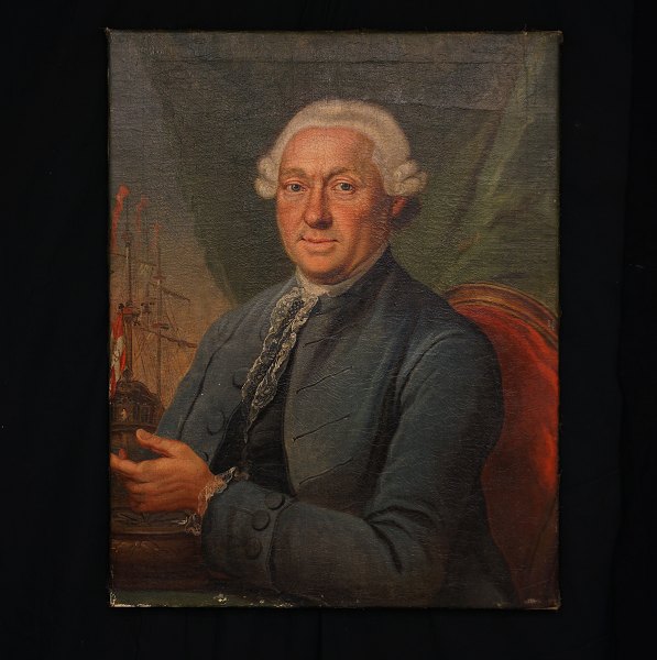 1700-tals kaptajnsportræt, olie på lærred. I baggrunden skimtes kaptajnens skib med Christian V
