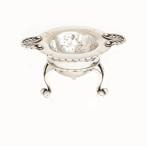 Georg Jensen Sterlingsilber Teesieb. Periode 1925-30. H: 5,5cm. G: 109gr