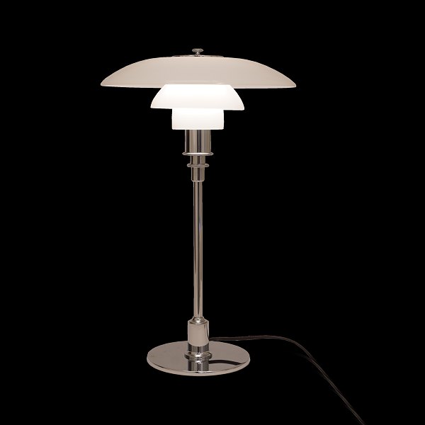 Poul Henningsen: PH 3/2 Tischlampe. Hergestellt von Louis Poulsen. H: 46cm