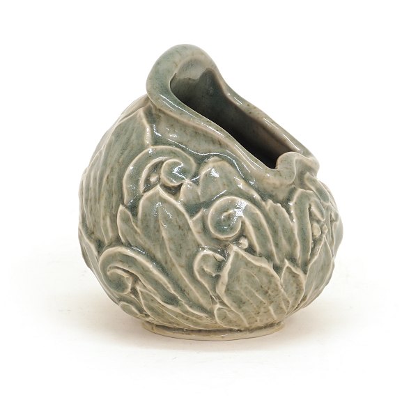 Svend Hammershøi for Herman A. Kählers værksted: Vase med stiliseret bladværk i 
relief. Dateret 1913. Signeret. H: 12cm