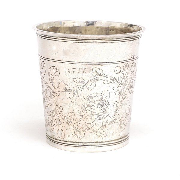 A 18th century Danish silver cup made by Joen Joensen, Næstved. Dated 1753. H: 
9cm. W: 95gr