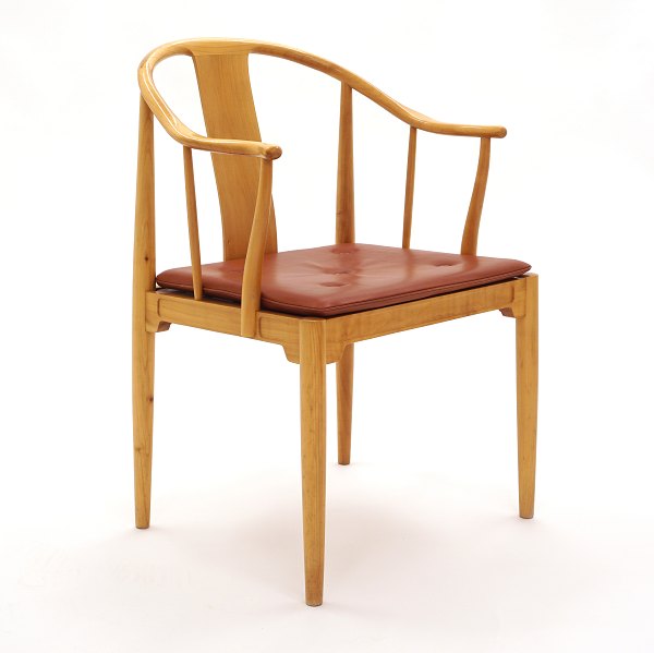 Hans J. Wegner: China Armstuhl, Buche. Hergestellt von Fritz Hansen