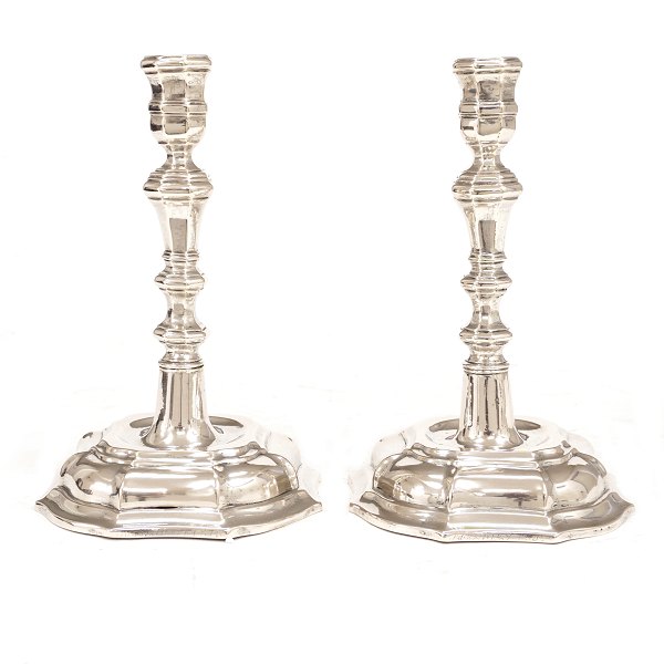 A pair of Danish Baroque silver candlesticks. Christen Knudsen, Aalborg, 
1746-61. H: 18,1cm. W: 485gr