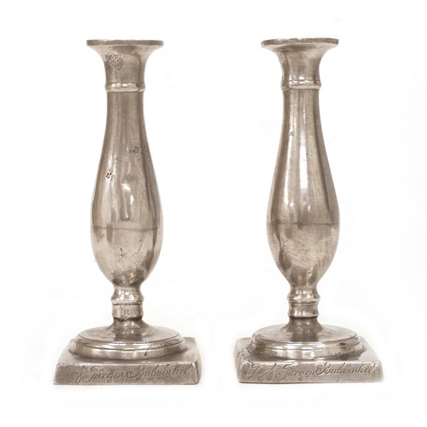 Pair of Empire pewter candlesticks. Circa 1840. H: 20cm