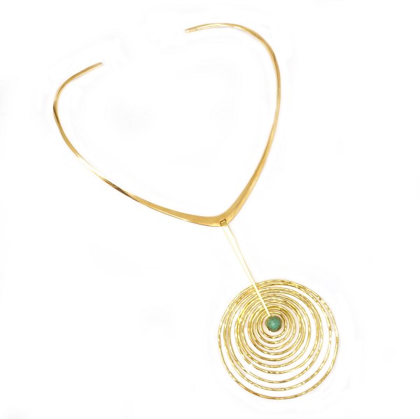 14kt gold neck ring with pendant by Bent Gabrielsen, Denmark, b. 1928. Size 
pendant: 11x6,6cm