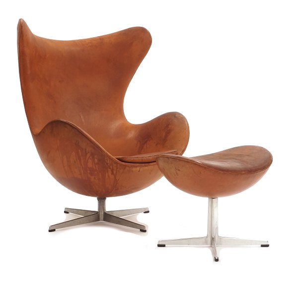 Patinierter mit cognacfarbenem Leder "Egg Chair" von Arne Jacobsen