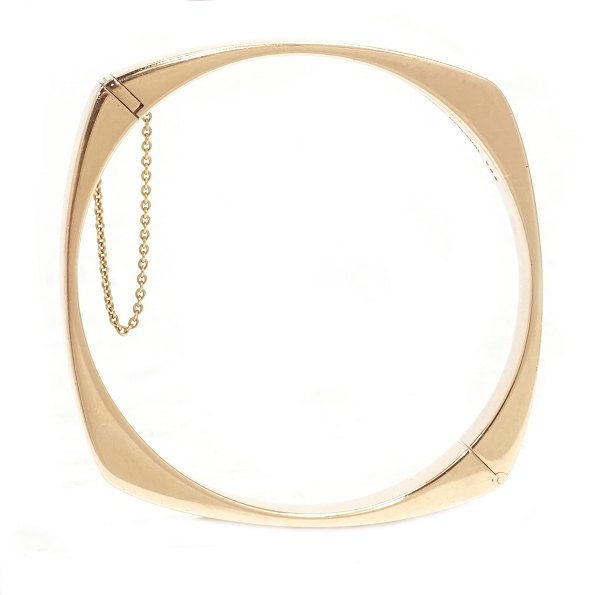 14kt gold bangle by Hans Hansen Denmark. Marked Hans Hansen Denmark 252. Size 
inside: 5,5x6cm. W: 23,8gr