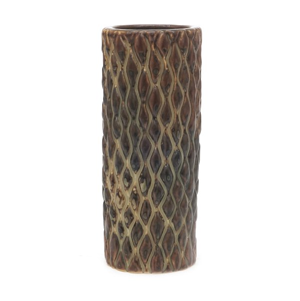 Axel Salto vase. Axel Salto for Royal Copenhagen cylindrisk stentøjsvase med 
sung glasur 20564. Signeret "Salto". H: 17cm