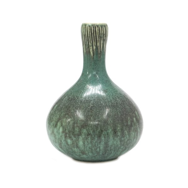 Saxbo keramik vase med turkis glasur. Signeret Saxbo 107. God stand. H: 15cm