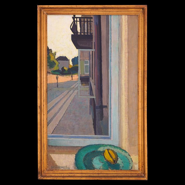 Paul Gadegaard maleri. Paul Gadegaard, 1920-92, olie på lærred. Udsigt fra 
vindue med gadeparti. Signeret og dateret 1943. Lysmål: 99x59cm. Med ramme: 
111x71cm
