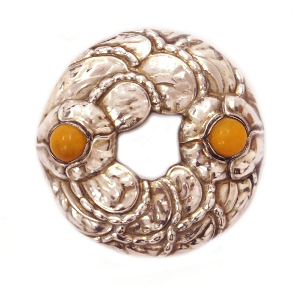 Georg Jensen Sterlingsilver brooch 42. Silver and amber. D: 5cm