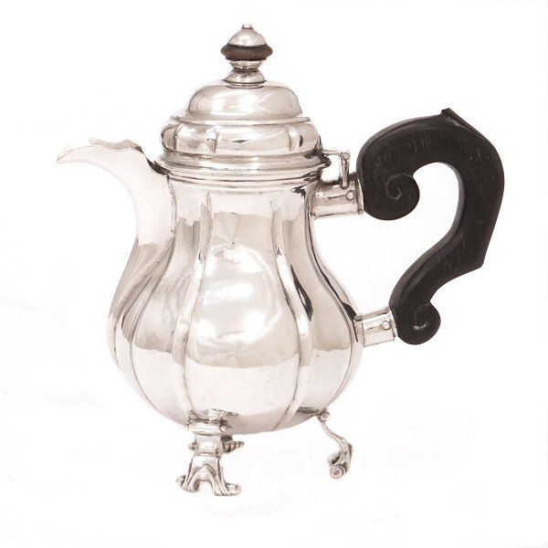 Kleine Barocke Silberkanne von Jens Kieldsen Sommerfeldt, Aalborg, 1726-67. H: 
15cm. G: 284gr